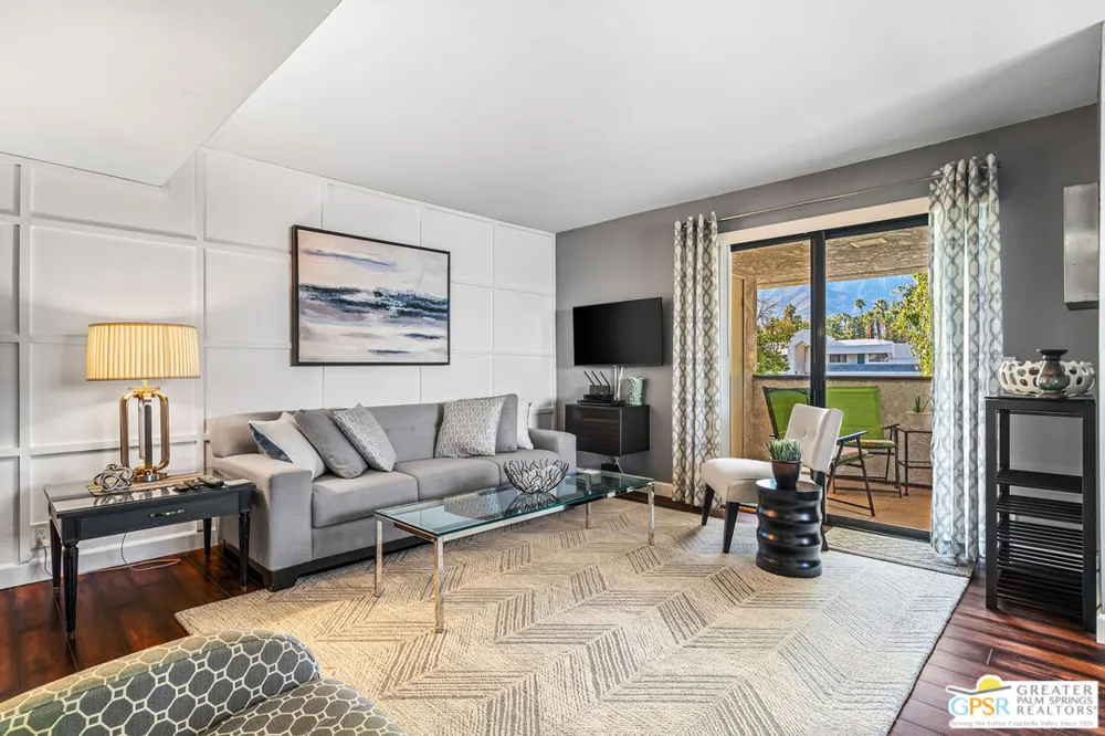 5301 E Waverly Drive