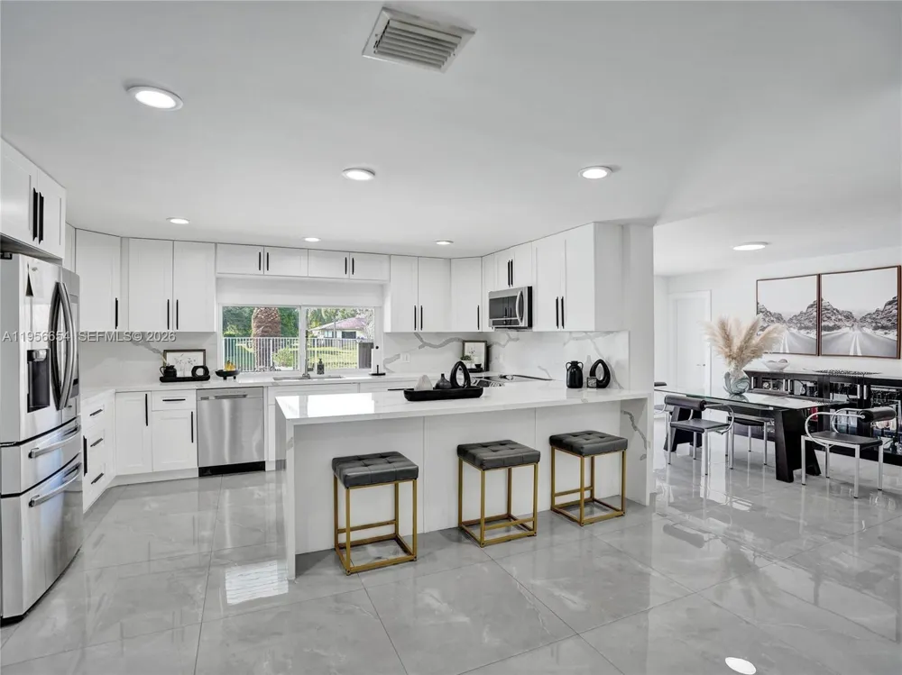 11824 SW 43rd Ct Davie, FL 33330