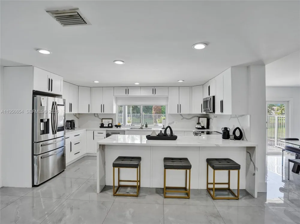 11824 SW 43rd Ct Davie, FL 33330