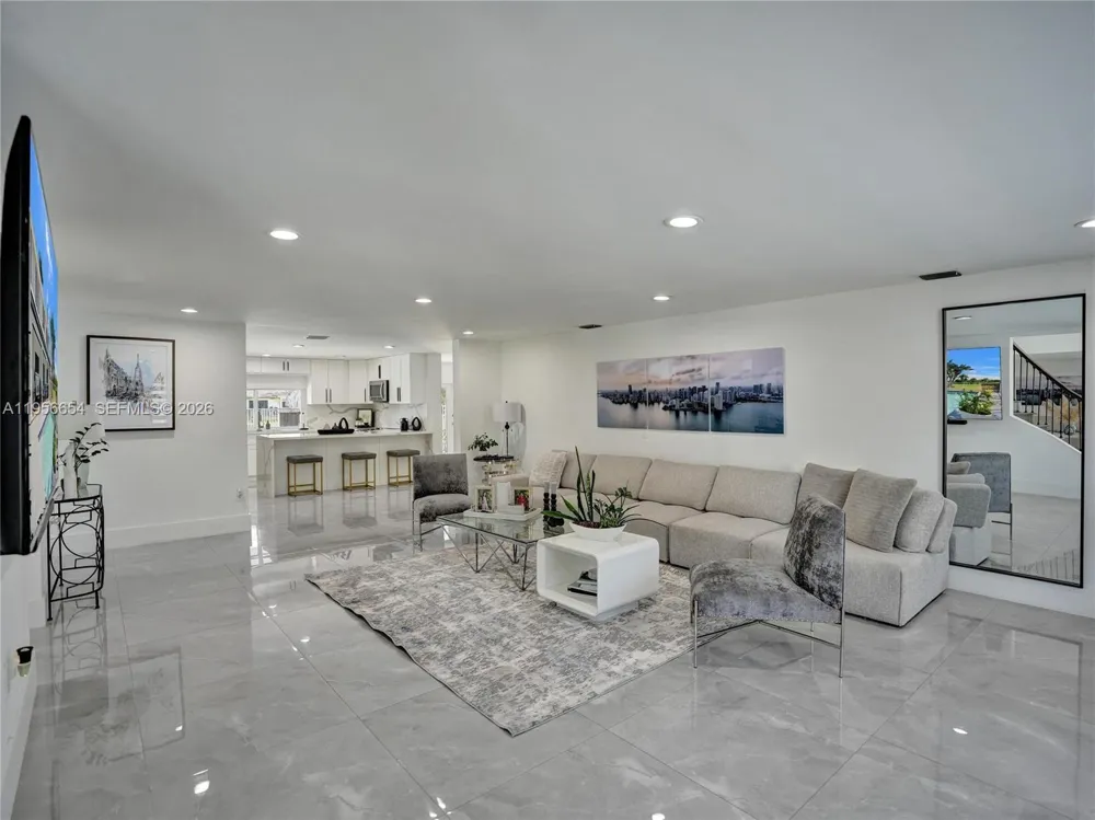 11824 SW 43rd Ct Davie, FL 33330
