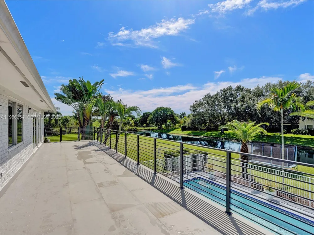 11824 SW 43rd Ct Davie, FL 33330