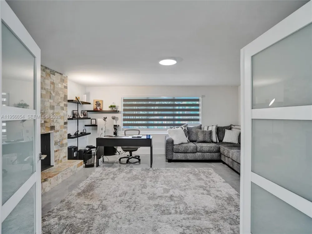 11824 SW 43rd Ct Davie, FL 33330