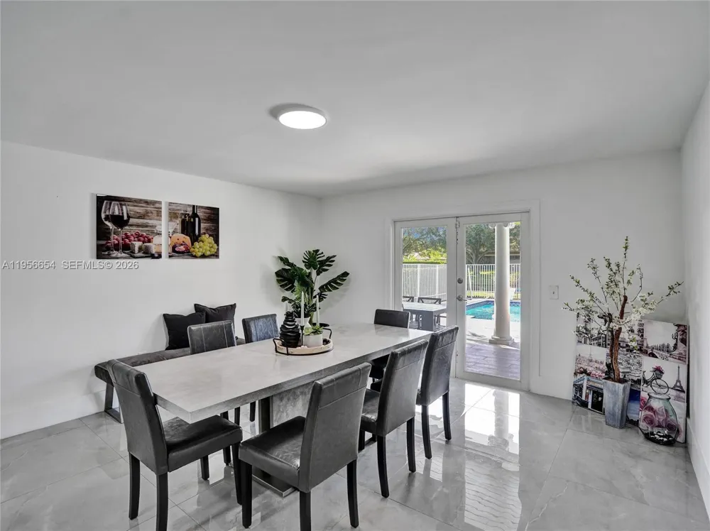 11824 SW 43rd Ct Davie, FL 33330