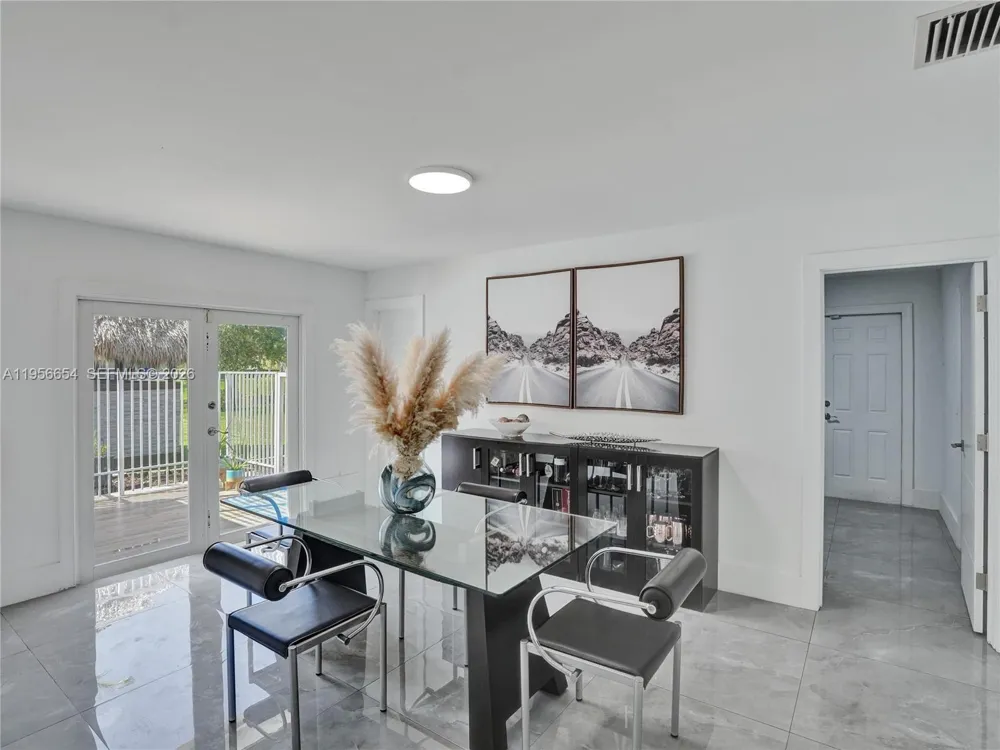 11824 SW 43rd Ct Davie, FL 33330