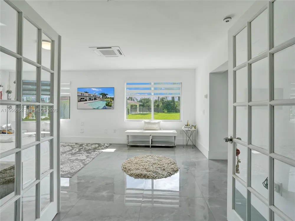 11824 SW 43rd Ct Davie, FL 33330