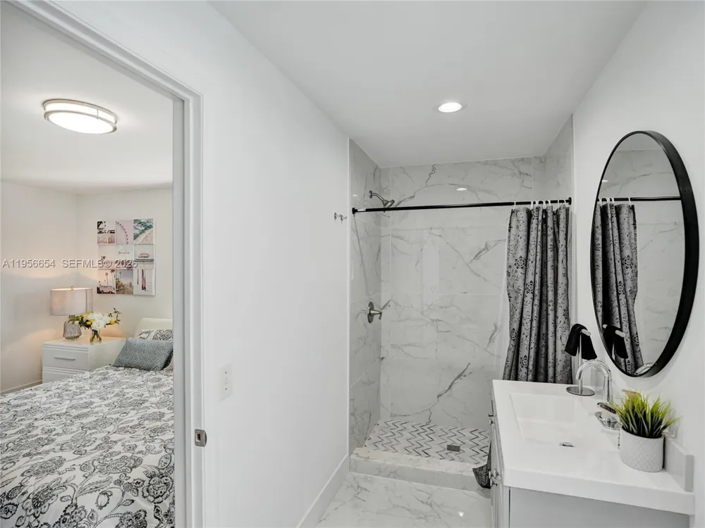 11824 SW 43rd Ct Davie, FL 33330