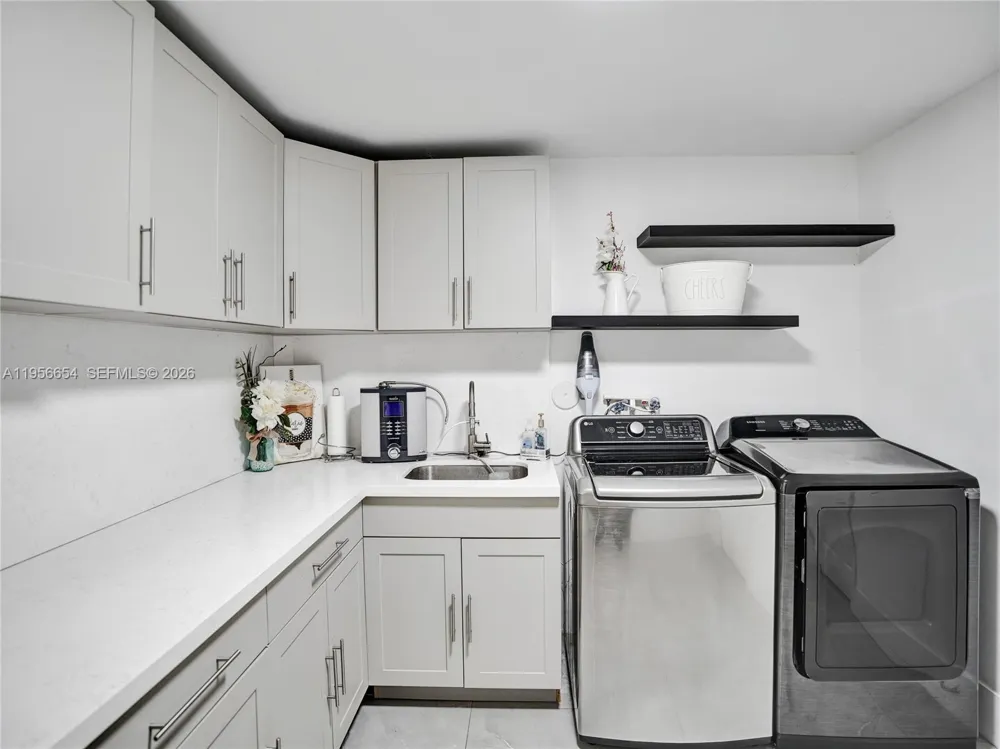 11824 SW 43rd Ct Davie, FL 33330