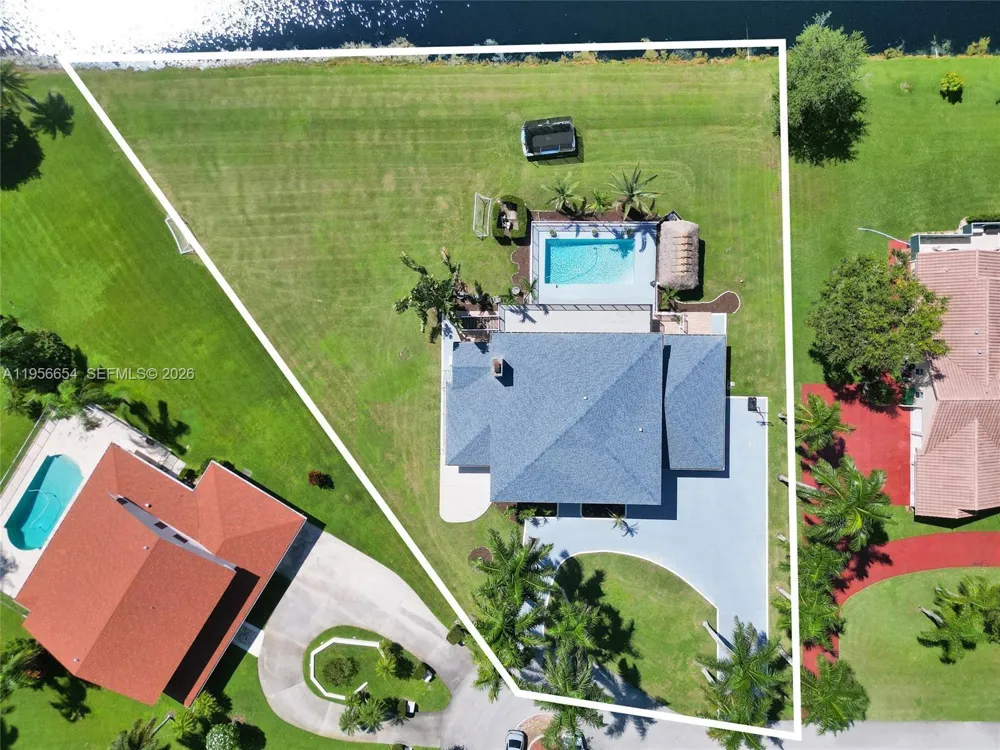 11824 SW 43rd Ct Davie, FL 33330
