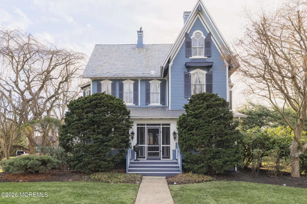 18 Brinckerhoff Avenue