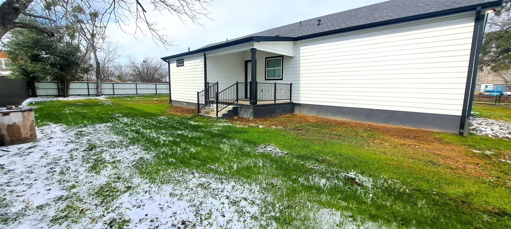 300 E Front Street Thorndale, TX 76577