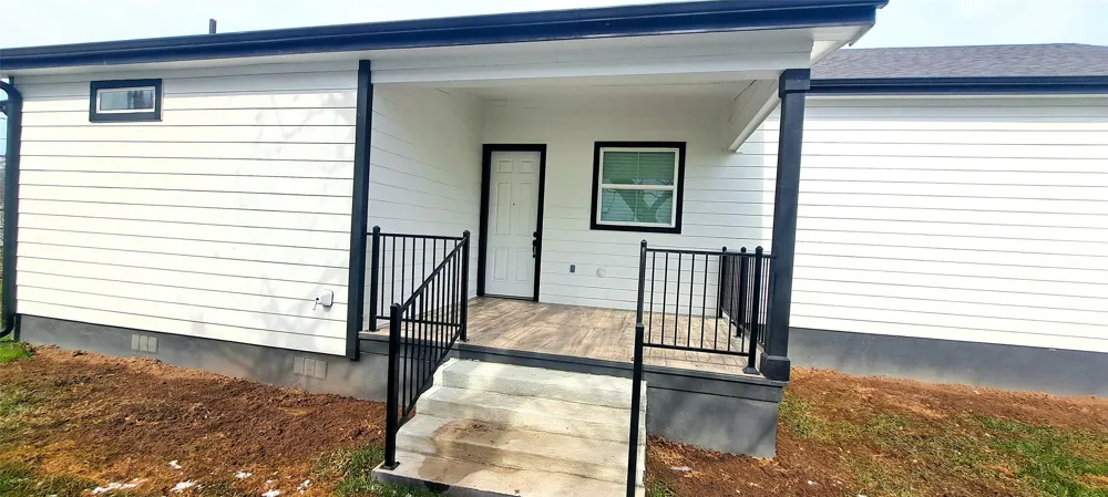 300 E Front Street Thorndale, TX 76577