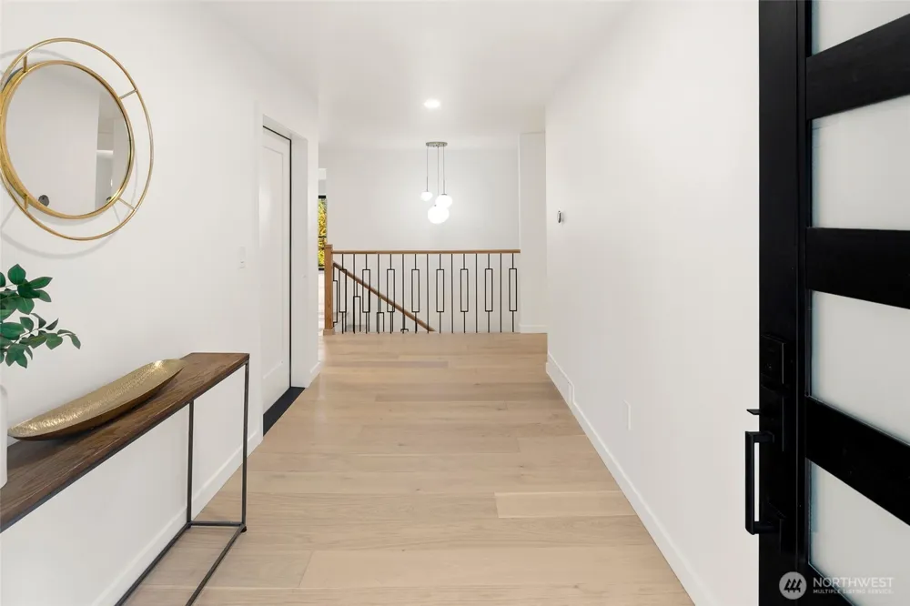 16040 36th Avenue NE Lake Forest Park, WA 98155
