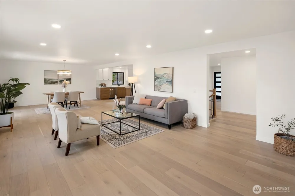 16040 36th Avenue NE Lake Forest Park, WA 98155
