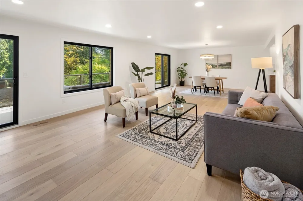 16040 36th Avenue NE Lake Forest Park, WA 98155