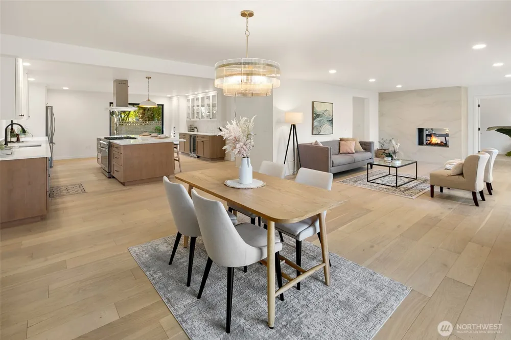 16040 36th Avenue NE Lake Forest Park, WA 98155