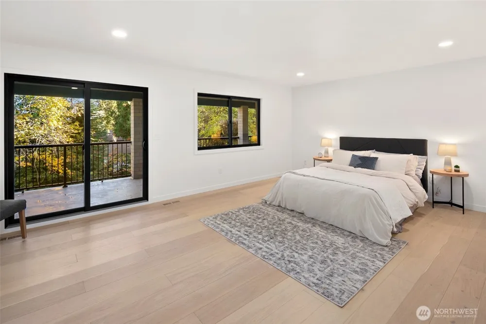 16040 36th Avenue NE Lake Forest Park, WA 98155
