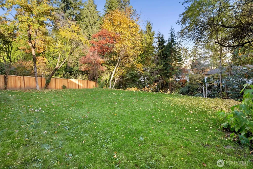 16040 36th Avenue NE Lake Forest Park, WA 98155