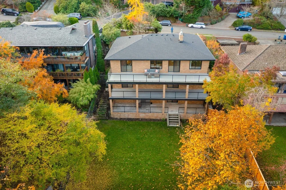 16040 36th Avenue NE Lake Forest Park, WA 98155