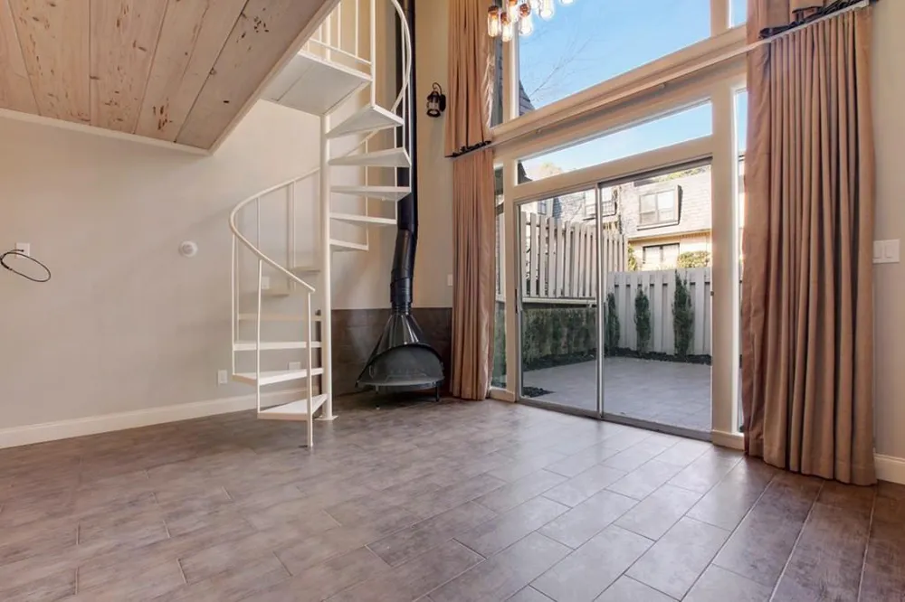 150 Maribeau Square NW