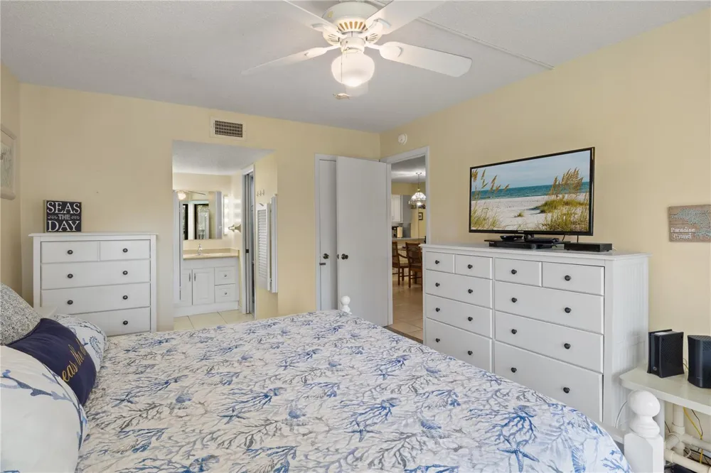 5608 GULF DRIVE #104 Holmes Beach, FL 34217