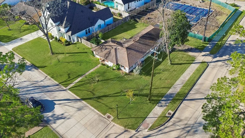 8802 Cedarbrake Drive