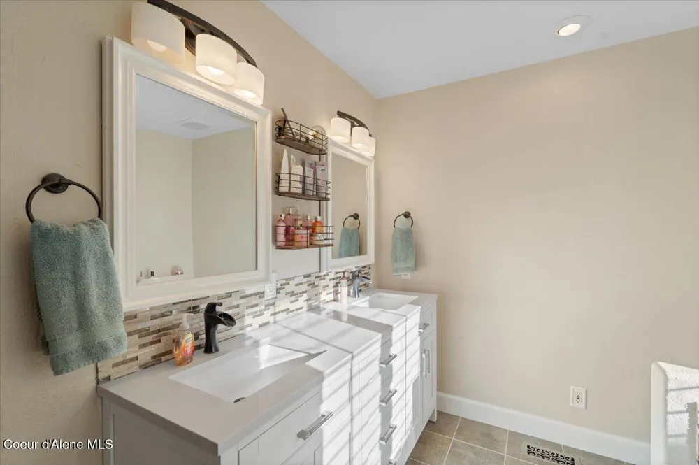2918 E Point Hayden Drive Hayden, ID 83835