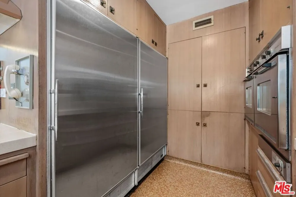 5435 W 64th Street Los Angeles, CA 90056