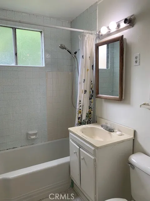 1016 Omer Lane Sun Valley, CA 91502