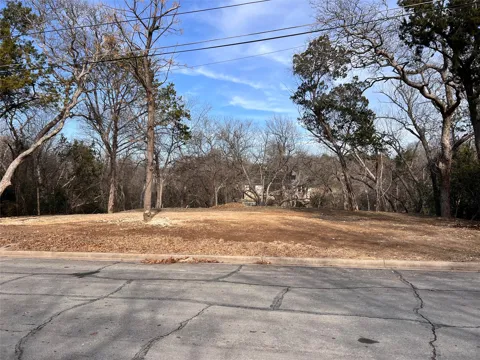 2912 Maple Hill Circle