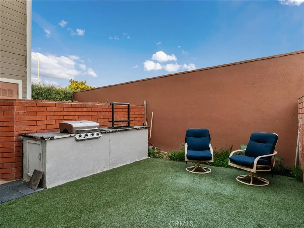2403 Country Santa Maria, CA 93455