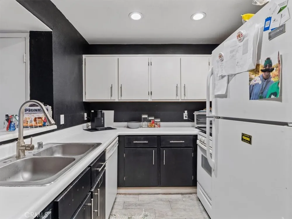 2403 Country Santa Maria, CA 93455