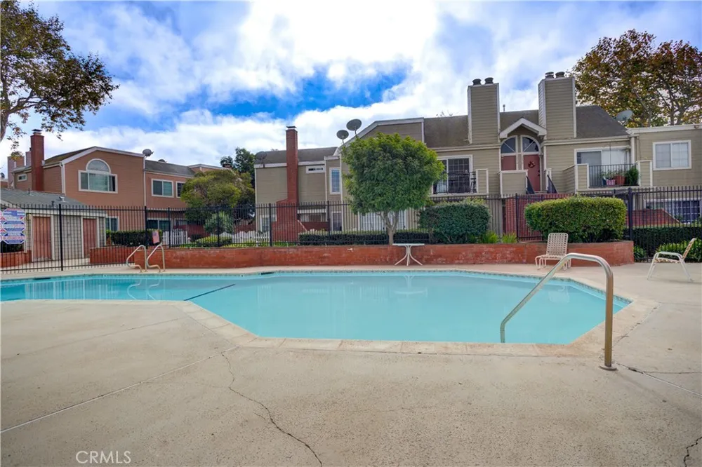 2403 Country Santa Maria, CA 93455