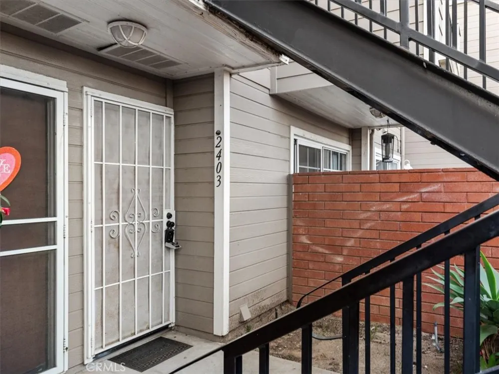 2403 Country Santa Maria, CA 93455