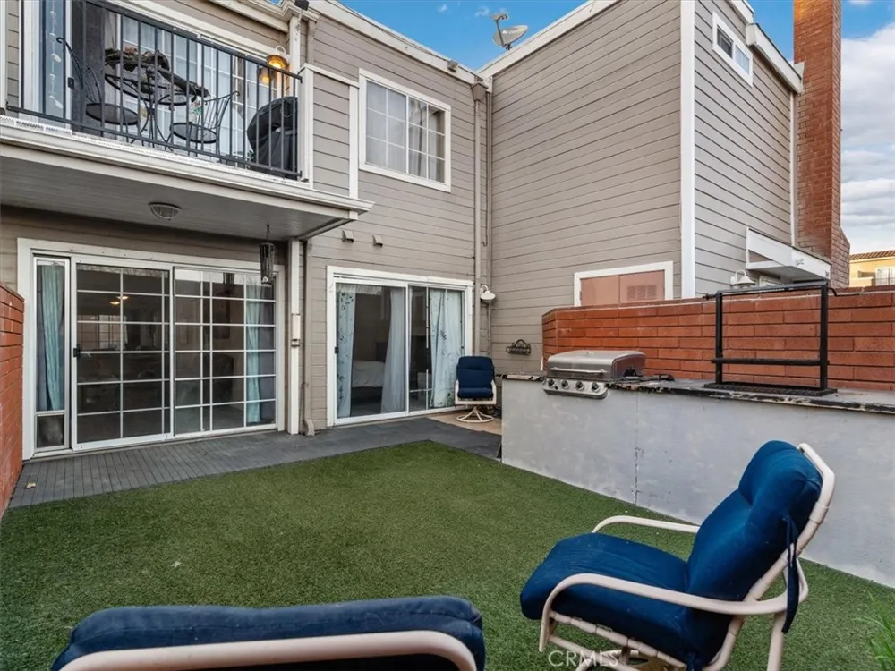2403 Country Santa Maria, CA 93455