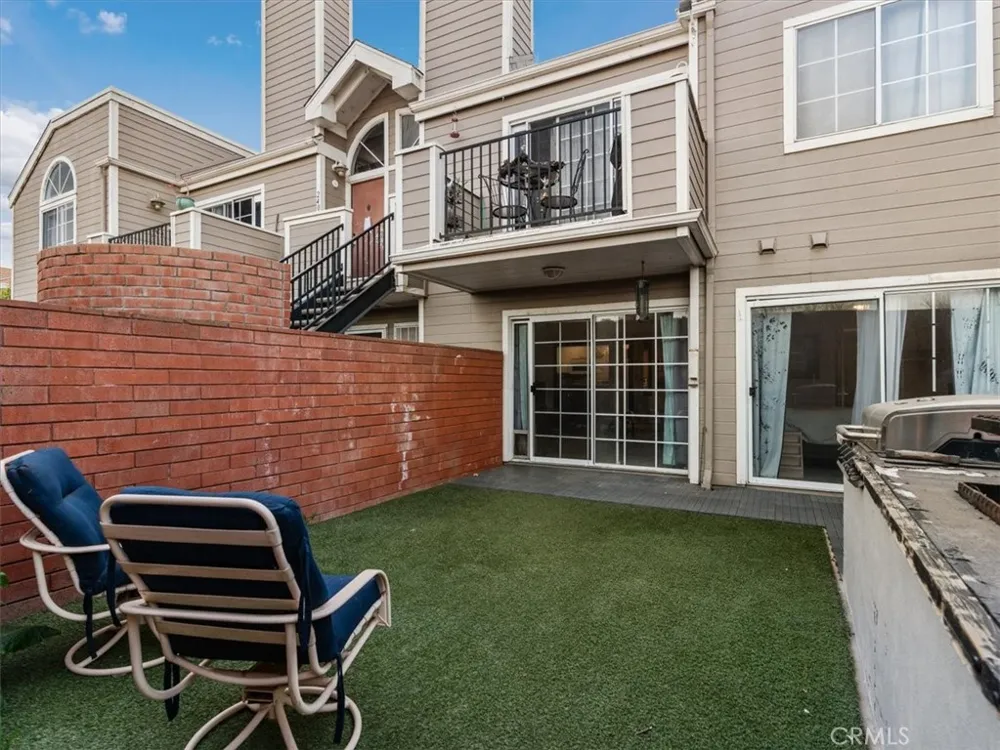 2403 Country Santa Maria, CA 93455