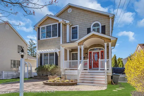 323 E Main Street