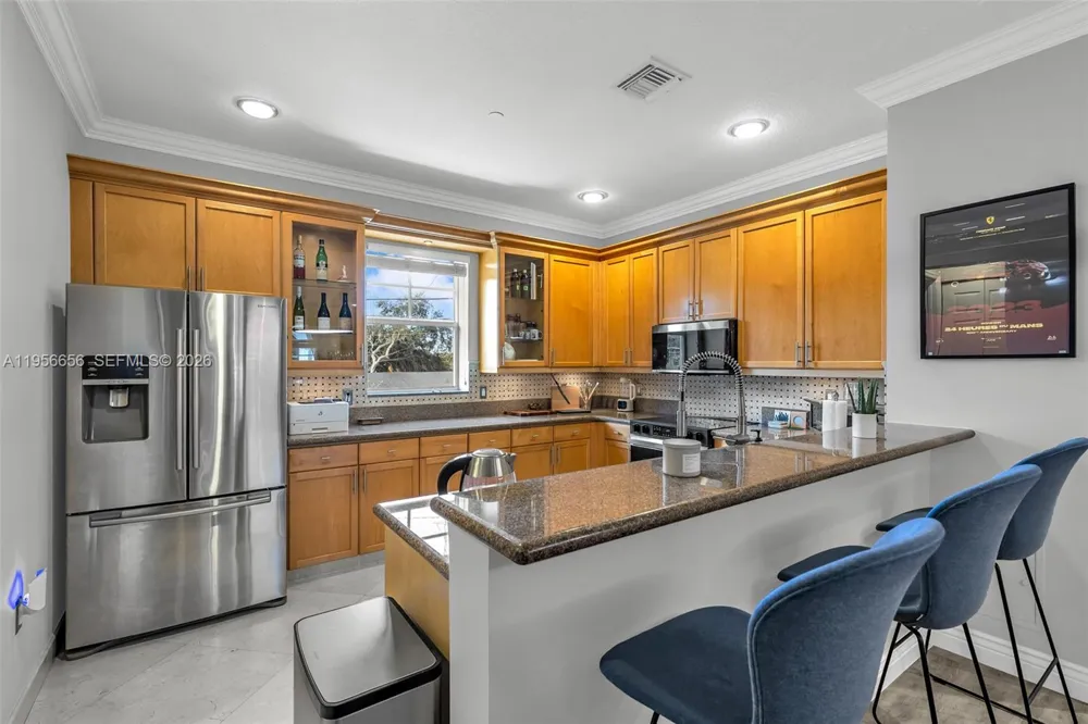 1033 NE 17th Way #1905