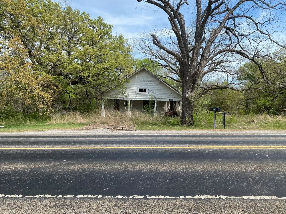 8899 W Fm 898 Savoy, TX 75479