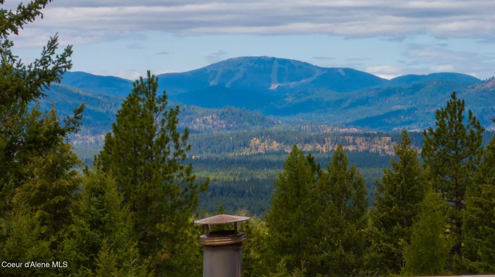 5671 E Wildlife Trail Hayden, ID 83835