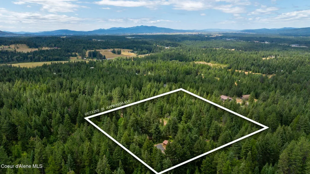5671 E Wildlife Trail Hayden, ID 83835