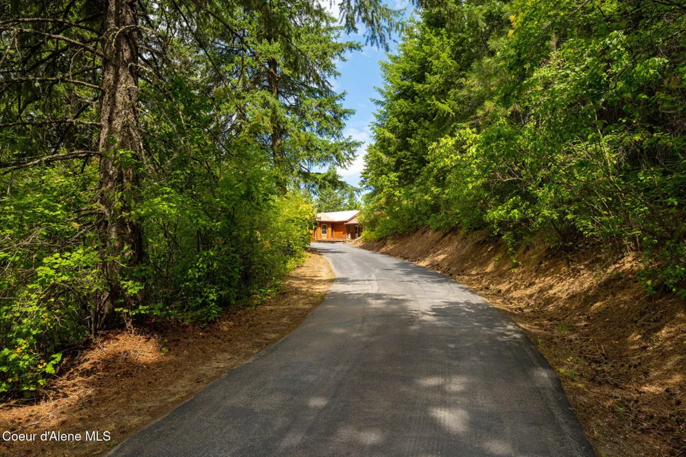 5671 E Wildlife Trail Hayden, ID 83835