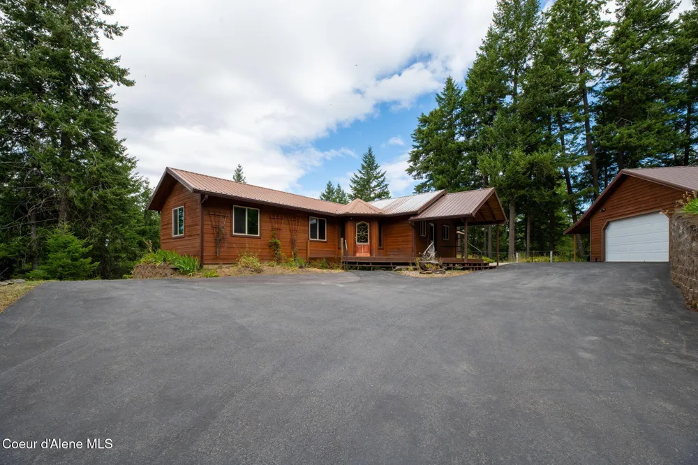 5671 E Wildlife Trail Hayden, ID 83835