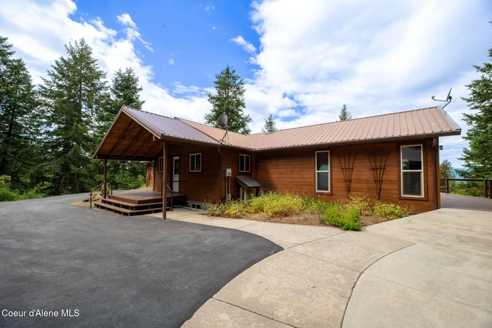 5671 E Wildlife Trail Hayden, ID 83835
