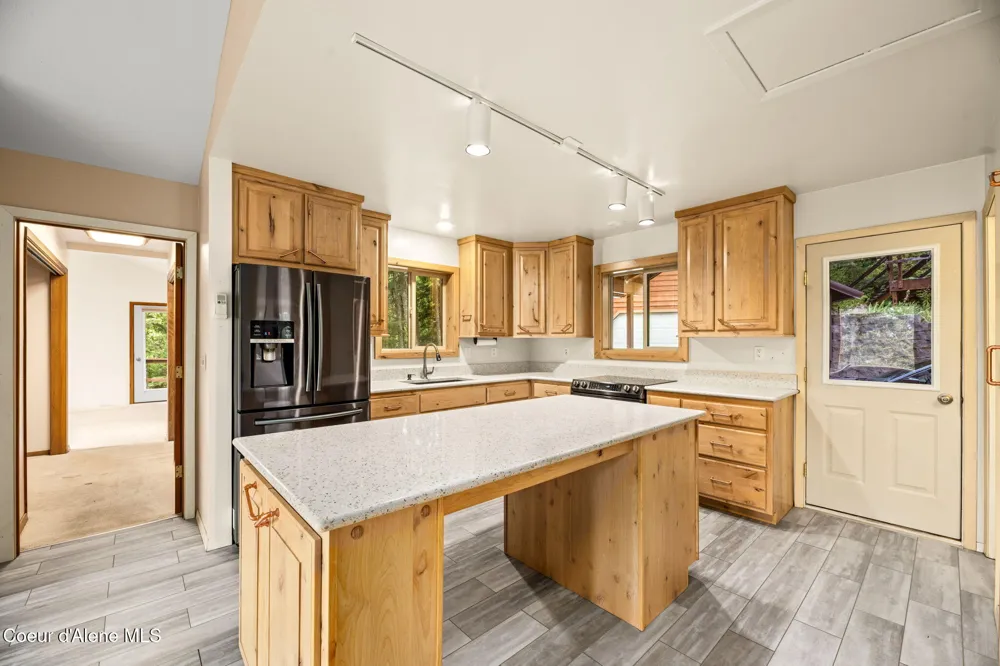 5671 E Wildlife Trail Hayden, ID 83835