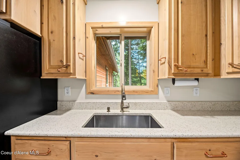 5671 E Wildlife Trail Hayden, ID 83835