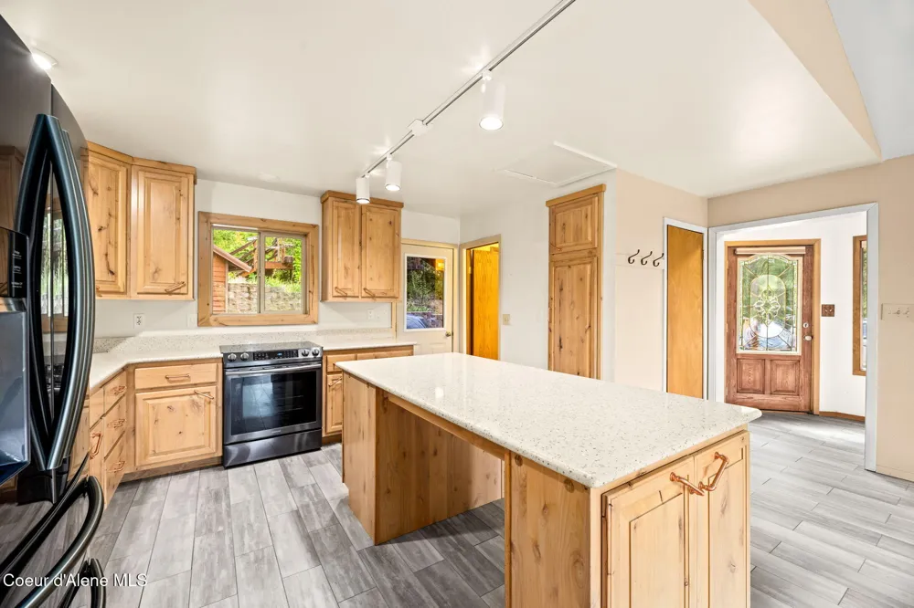 5671 E Wildlife Trail Hayden, ID 83835