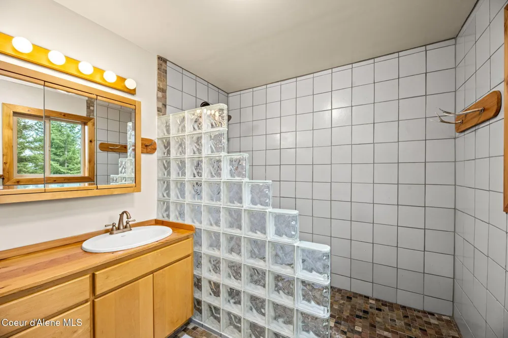 5671 E Wildlife Trail Hayden, ID 83835