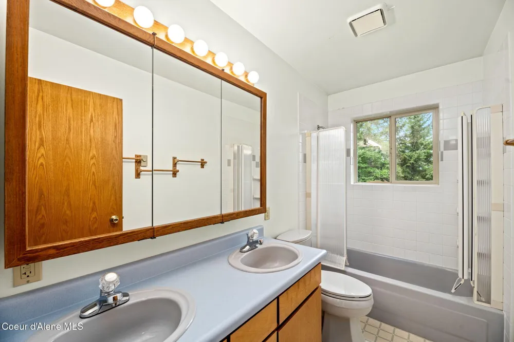 5671 E Wildlife Trail Hayden, ID 83835