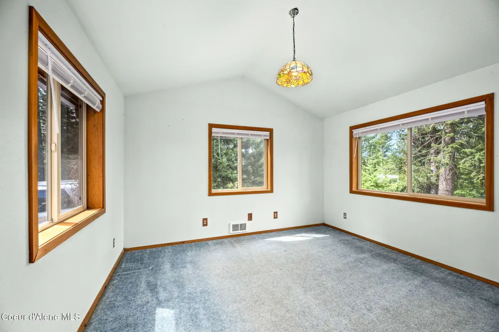5671 E Wildlife Trail Hayden, ID 83835