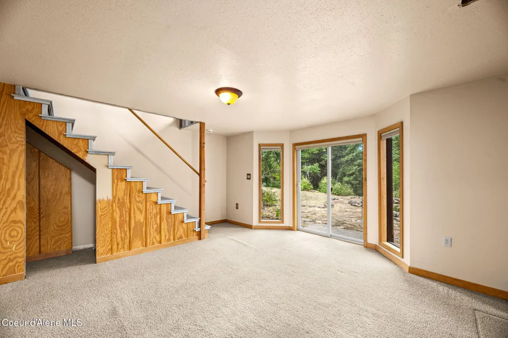 5671 E Wildlife Trail Hayden, ID 83835